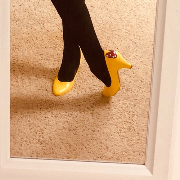 Minnie Mouse shoes - Picture 2 of 2